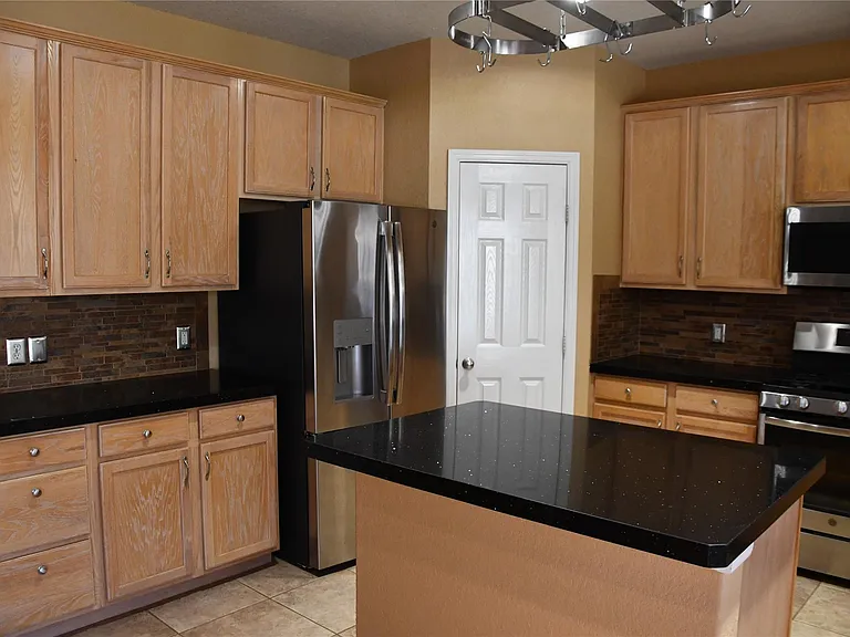 18118 Cypress Valley Ln — Photo 13