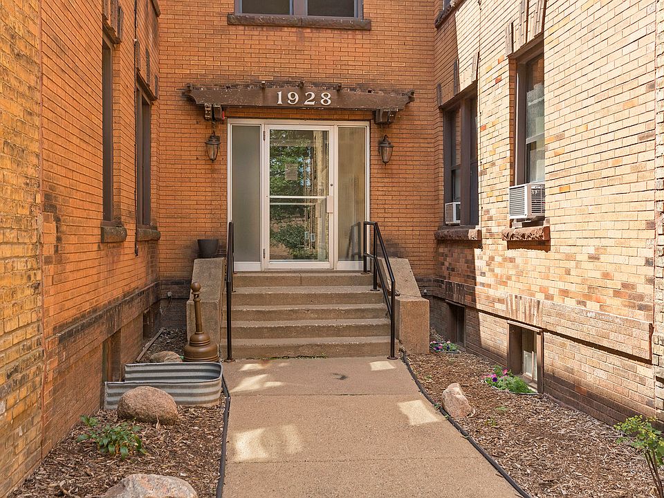 1st image of 1928 Aldrich Ave S #B205