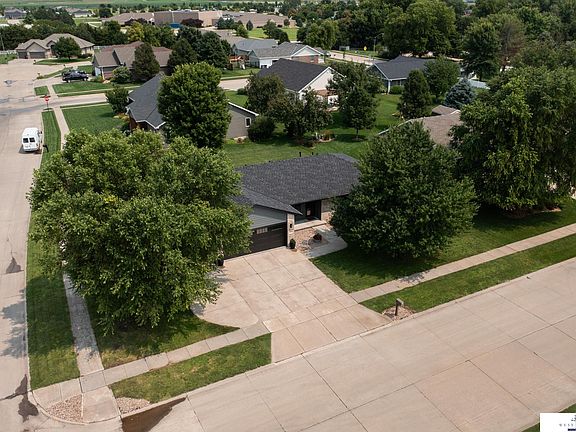 4th image of 1544 N Michigan Ave
