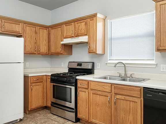 5th image of 2802 Southampton Way APT A