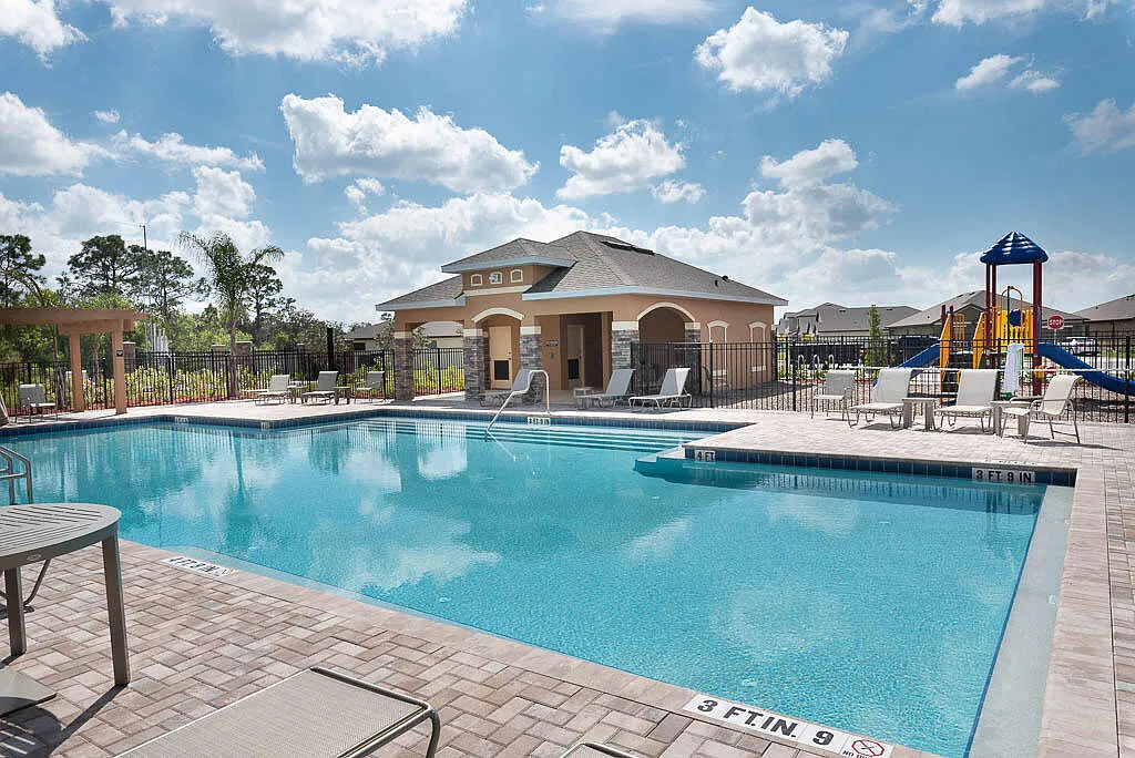 4 bed, 2.0 bath, 2046 sqft, $2,300 — Photo 1