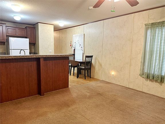 3rd image of 736 Slate Ave