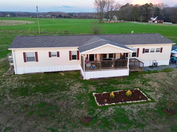 957 Blessing Rd, Albertville, AL 35951