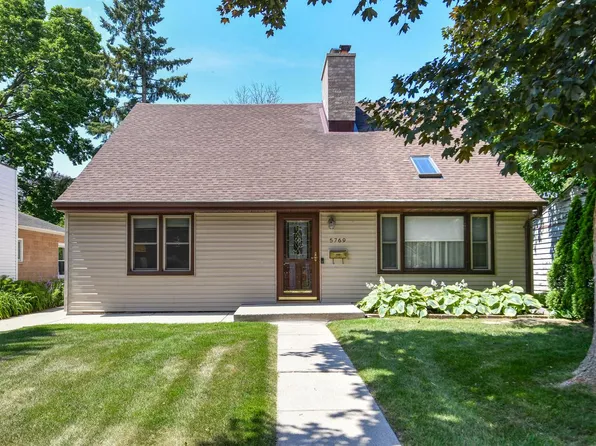 5769 N River Forest DRIVE, Glendale, WI 53209