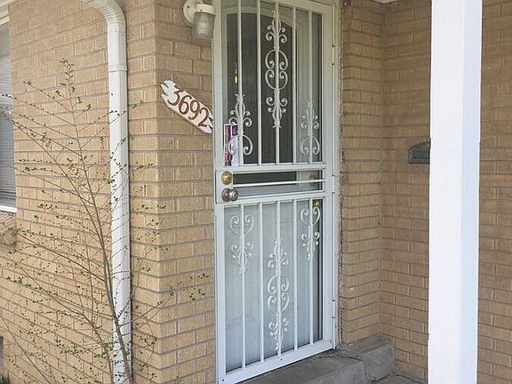 2nd image of 3692 N Glencoe St