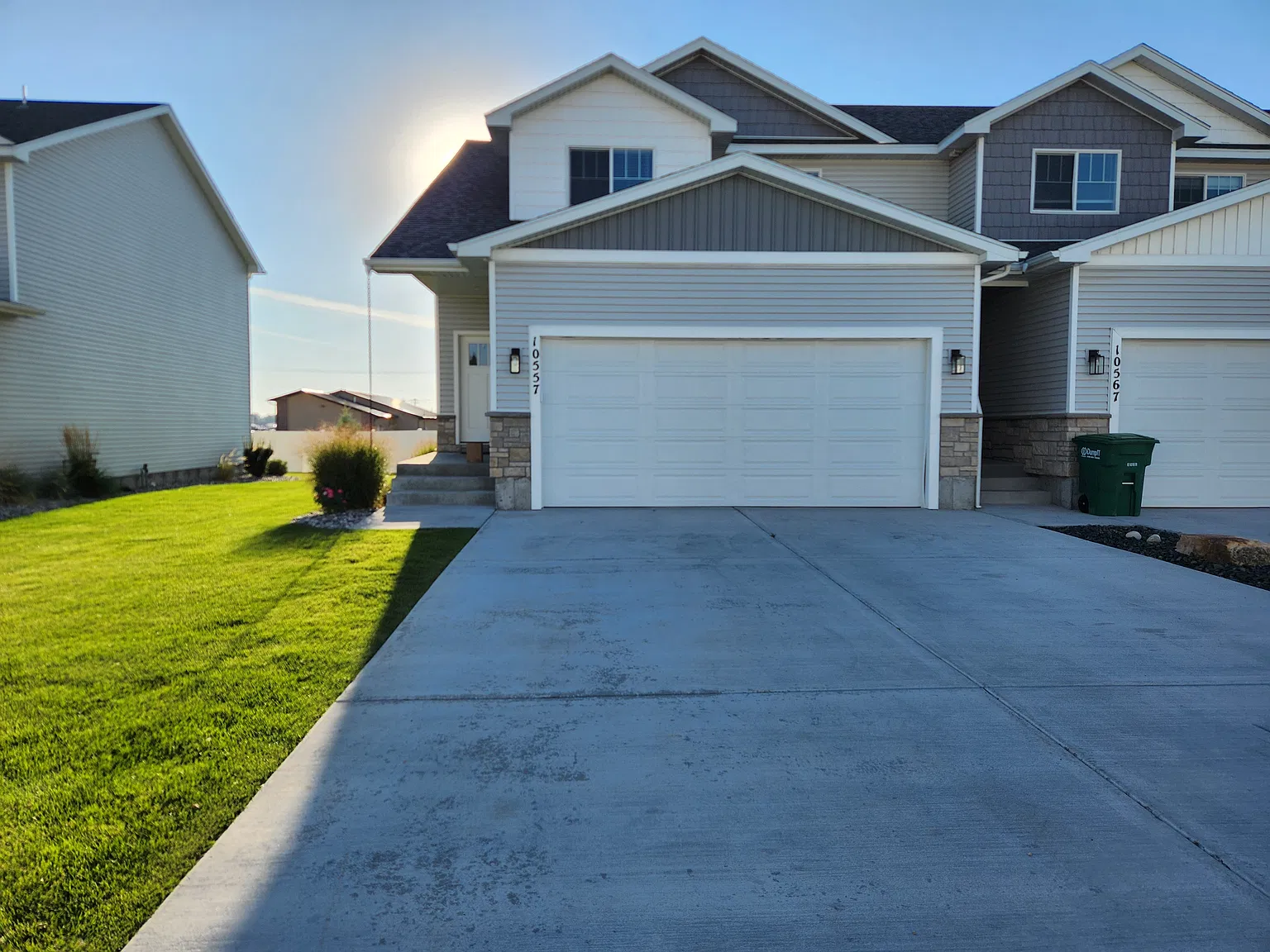 Gorgeous Townhome in Ucon! — Photo 1