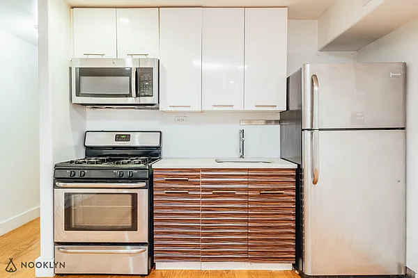 Rented by Nooklyn NYC LLC | media 24