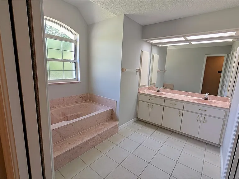 4565 N Allamandra Dr — Photo 17