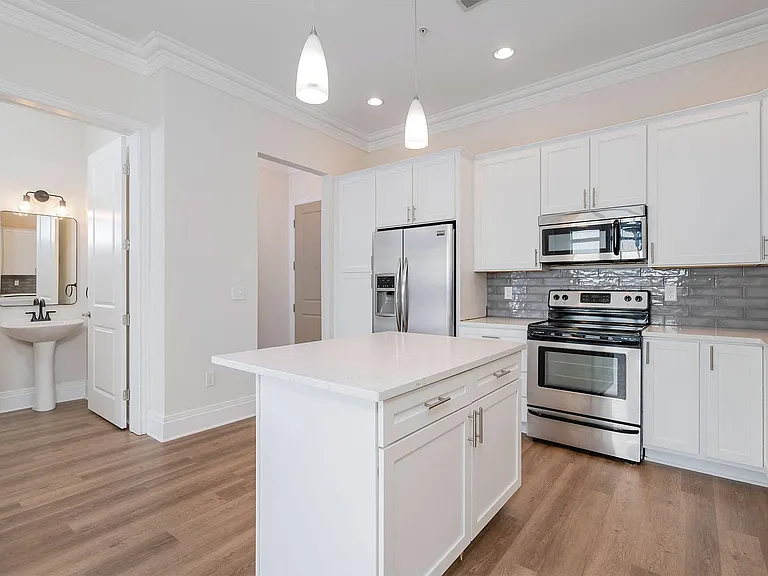 Harrison Park Apartments — Photo 7