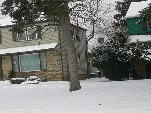 3rd image of 4385 Acacia Dr