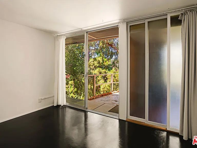 541 Suncourt Ter — Photo 17