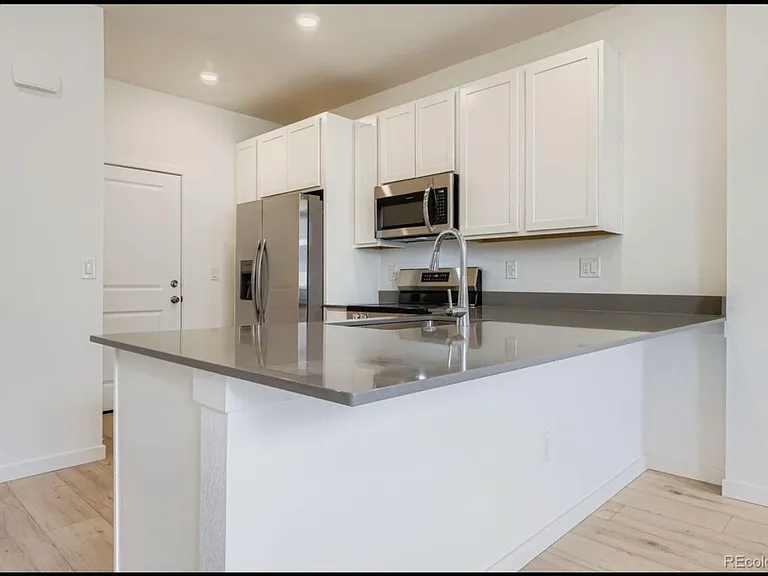 8945 Whiteclover St — Photo 4