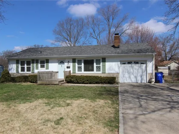 10704 W 56th St, Shawnee, KS 66203