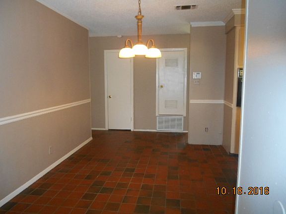 4th image of 403 Central Ave
