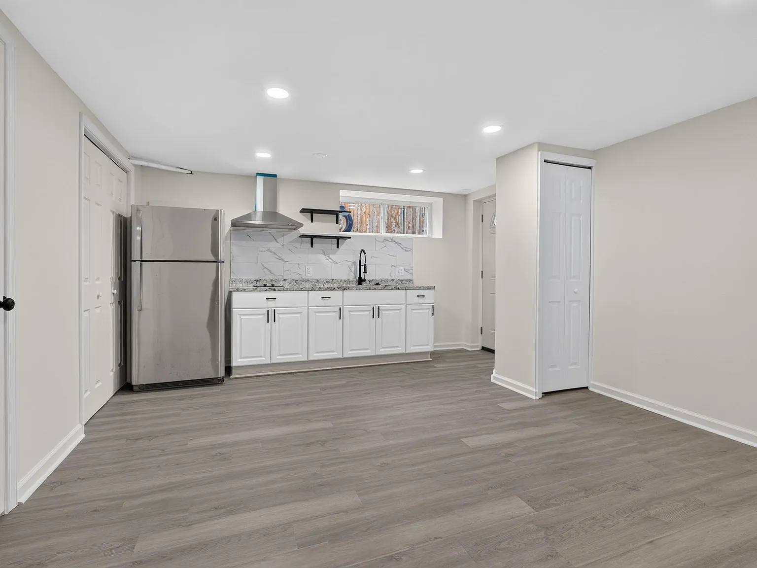 2 bed, 1050 sqft, $1,499 — Photo 2