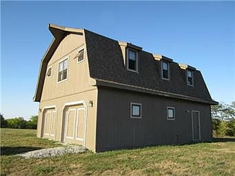 26' x 36' Building w/ Upstairs Living Quarters