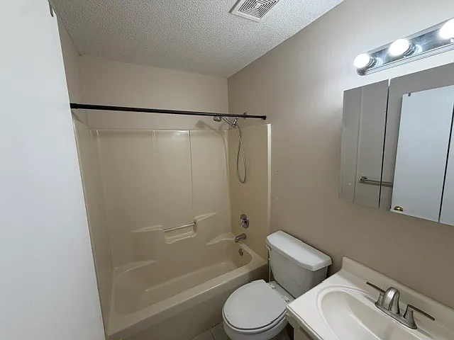 501 E Robinson Ave — Photo 11