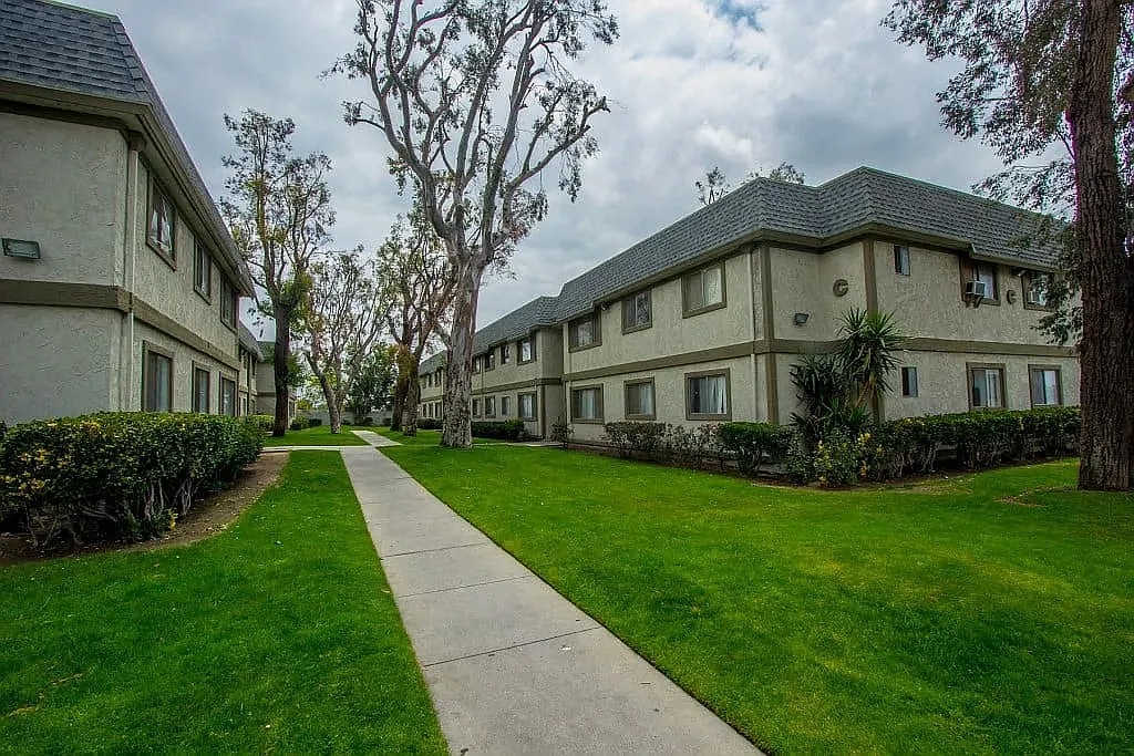 Sierra Gardens — Photo 1