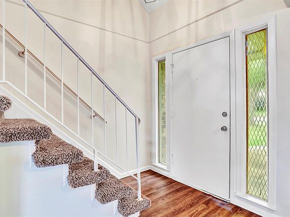 2nd image of 2332 Catalina Dr