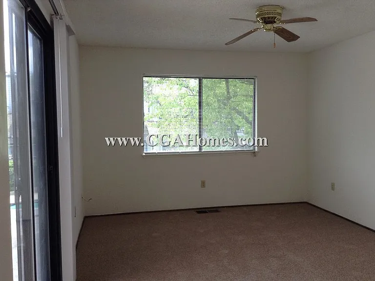 6219 Oak Valley Ln — Photo 11