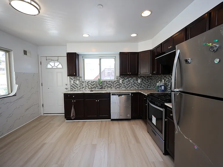 101 Ocean Ave — Photo 4