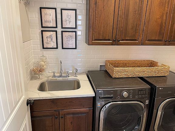 3rd image of 248 W Granite Dr