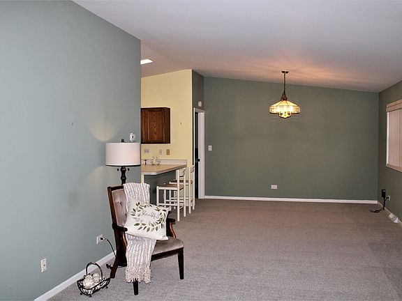 4th image of 202 Canterbury Way