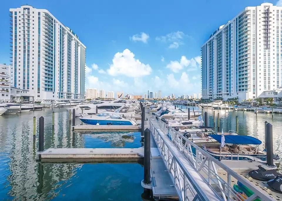 1st image of 17301 Biscayne Blvd APT 402