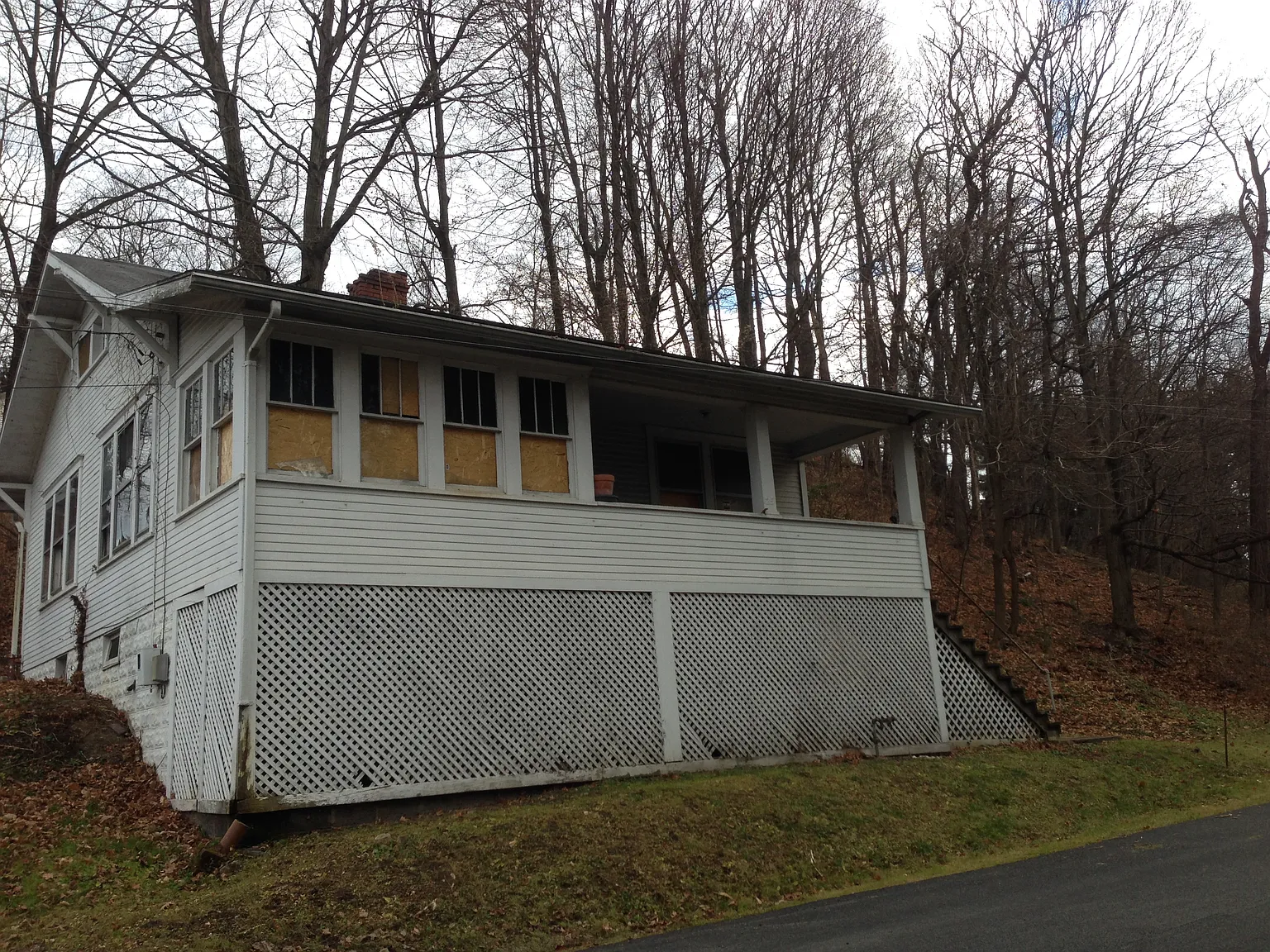 25 Columbus St photo 1
