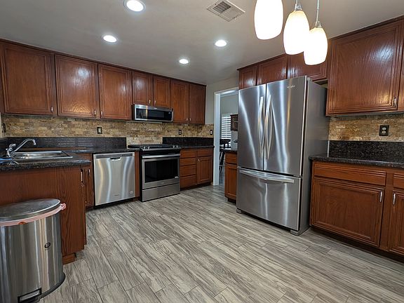 5th image of 28606 River Glen Ct