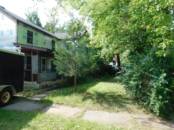 203 S Chestnut St, Lone Rock, WI 53556