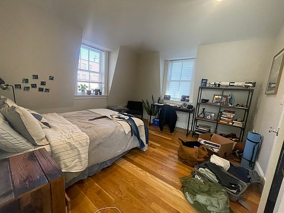 2nd image of 470 Green St #3