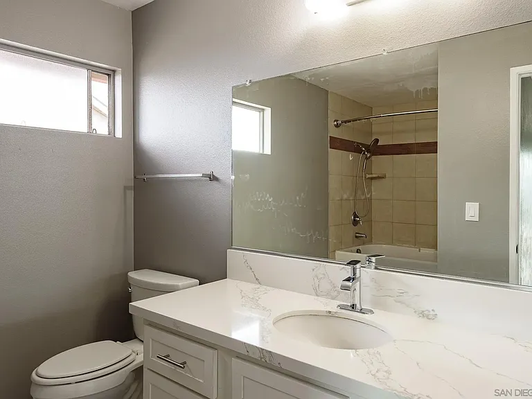1045 Fuchsia Ln — Photo 21