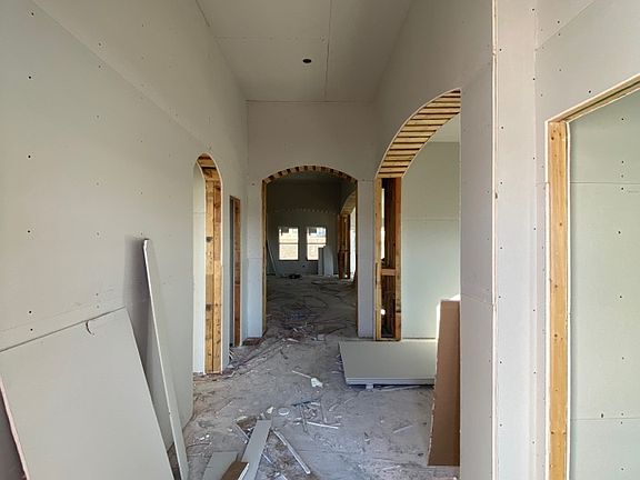 4th image of 101 Cottonwood Ct