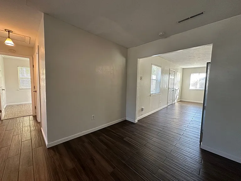 2108 Westchester Dr — Photo 8