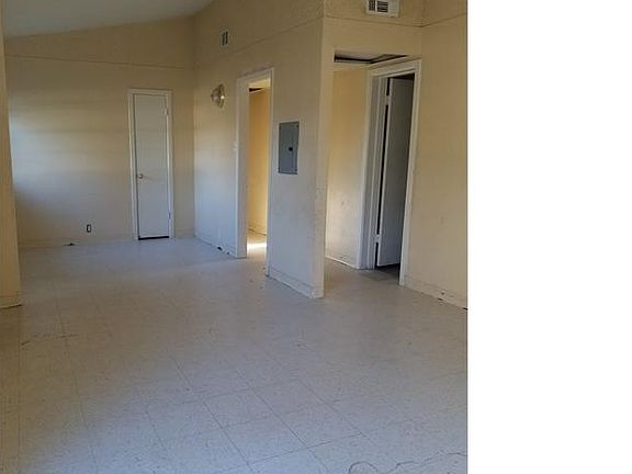 2nd image of 3710 Zenia Cir