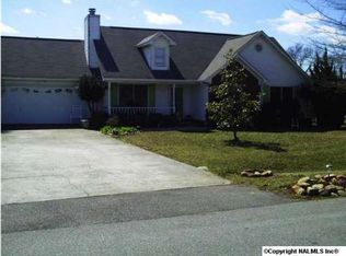 118 Ed Milner Dr, New Market, AL 35761