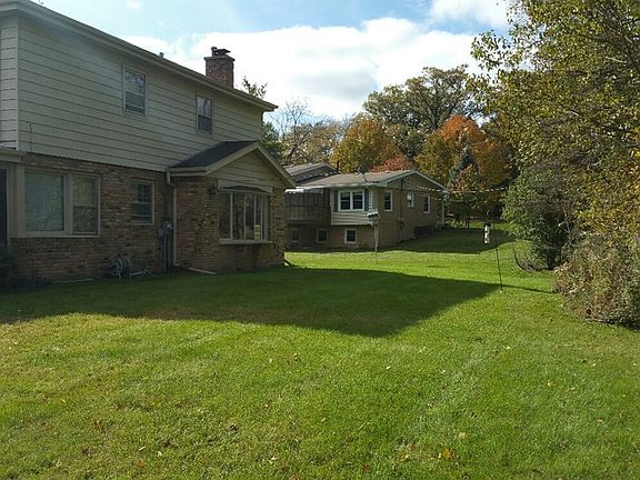 4th image of 20811 Greenwood Dr