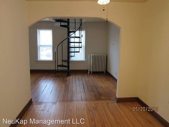 5th image of 901 E Clarke St #A