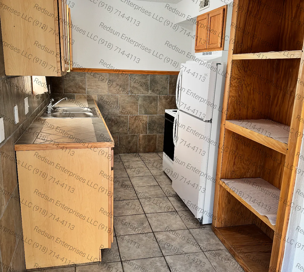 Highlander Apartments — Photo 2