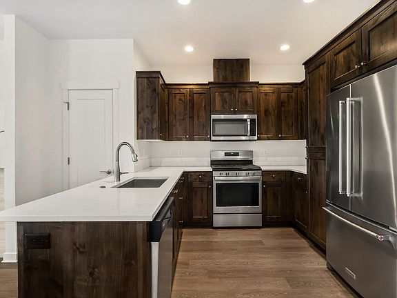 3rd image of 2542 NE Purcell Blvd