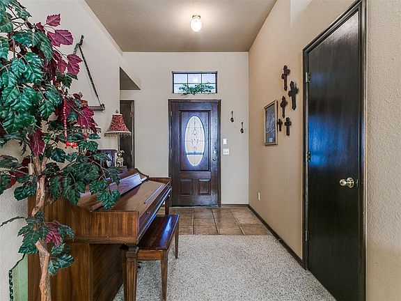 3rd image of 10648 NW 35th St