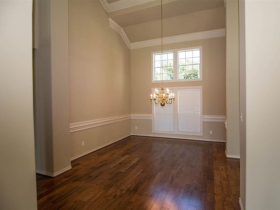 To the right of the front door you will find the beautiful dining room.