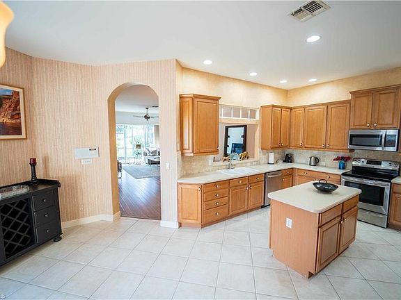 4th image of 5886 Paradise Cir
