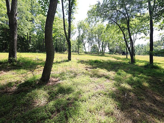 4th image of 5 Poplar Ridge Ln