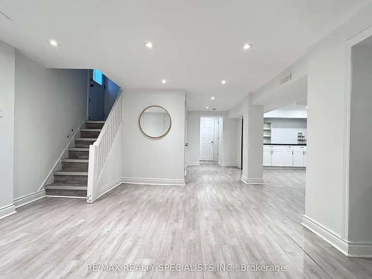 131 Searle Ave #BASEMENT — Photo 9