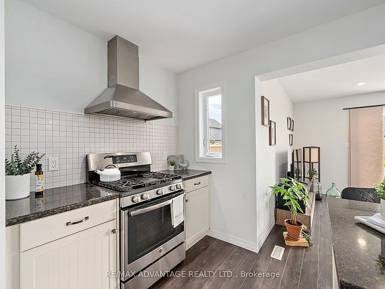 377 Beech St — Photo 16