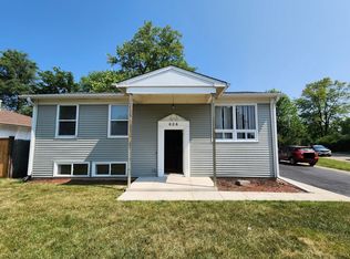 606 Redwing Dr, Round Lake Beach, IL 60073