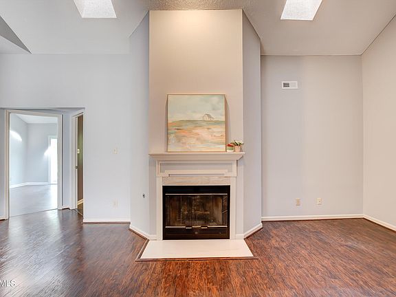 3rd image of 8638 Denmark St