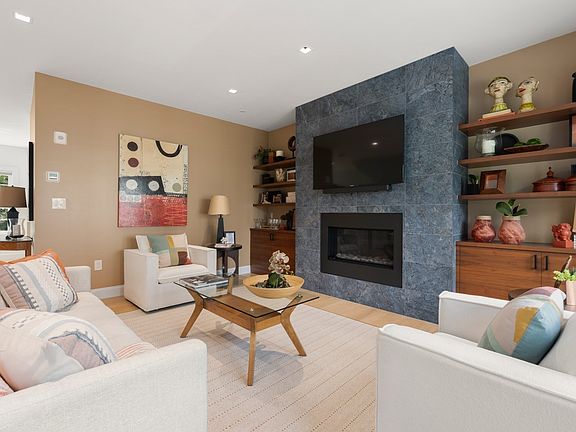 3rd image of 21 Crowninshield Rd #21